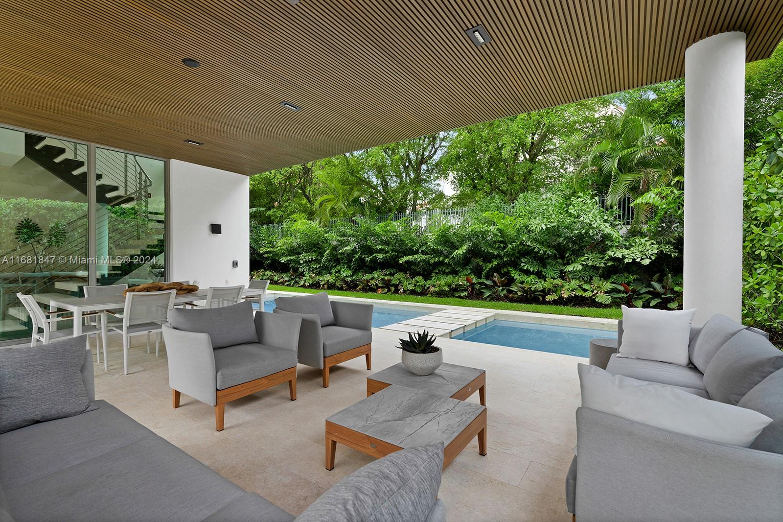 CRYSTAL VIEW - Residential