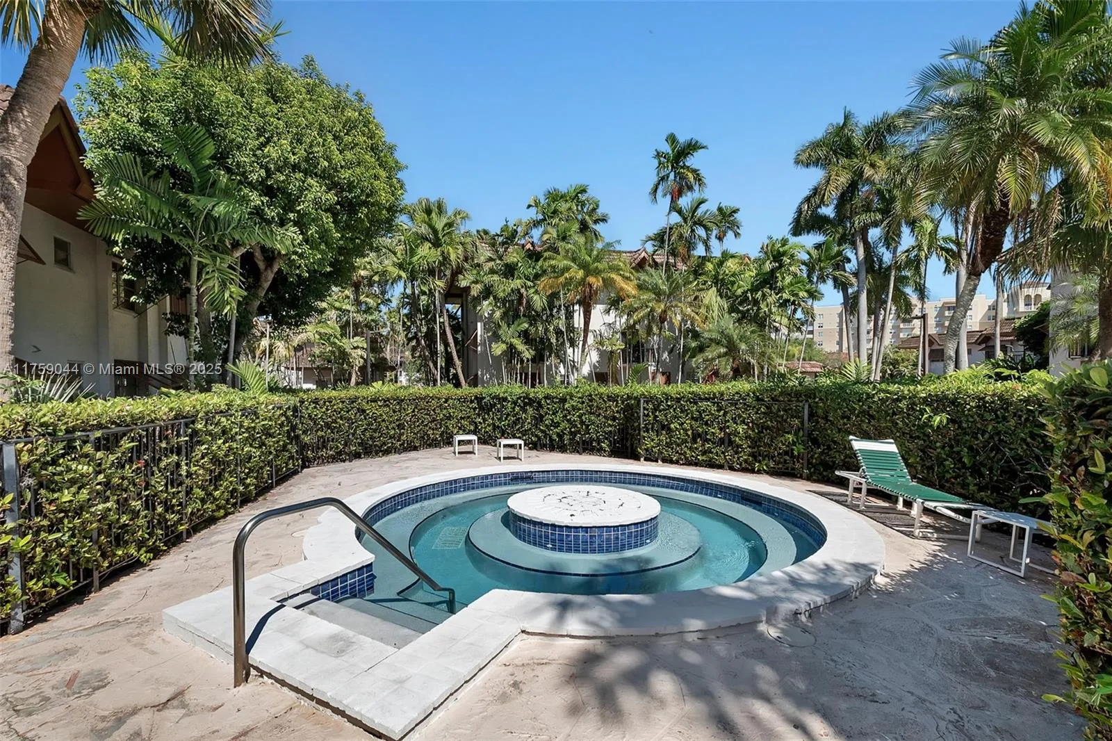 Miami, Florida 33156, United States, 1 Bedroom Bedrooms, ,1 BathroomBathrooms,Residential,Active,85092