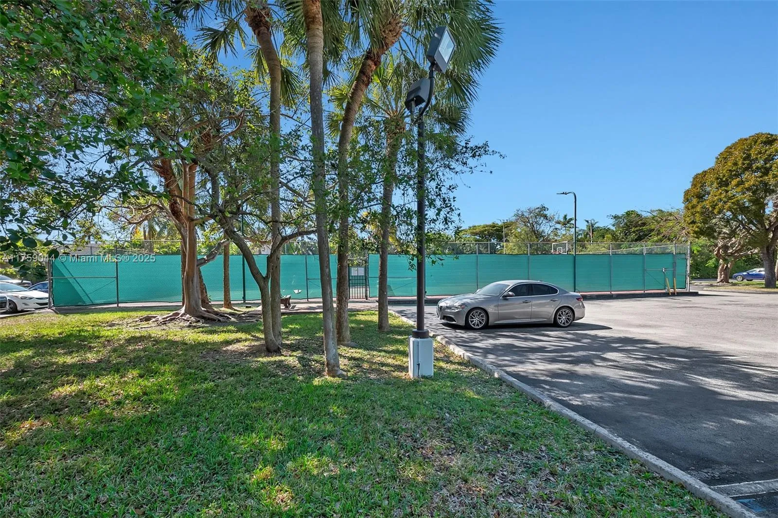 Miami, Florida 33156, United States, 1 Bedroom Bedrooms, ,1 BathroomBathrooms,Residential,Active,85092