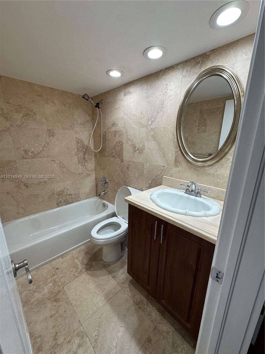 GABLES PARK TOWER CONDO - Residential Lease