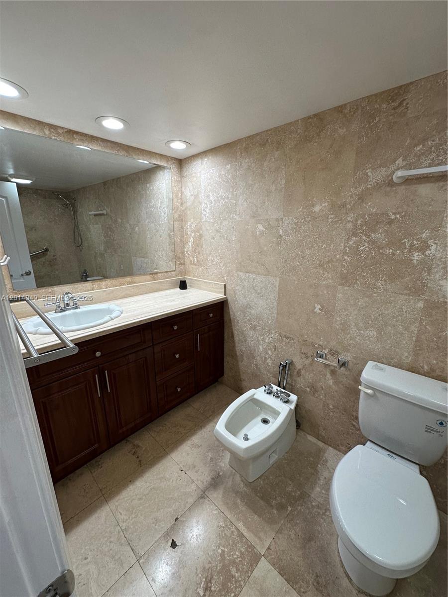 GABLES PARK TOWER CONDO - Residential Lease