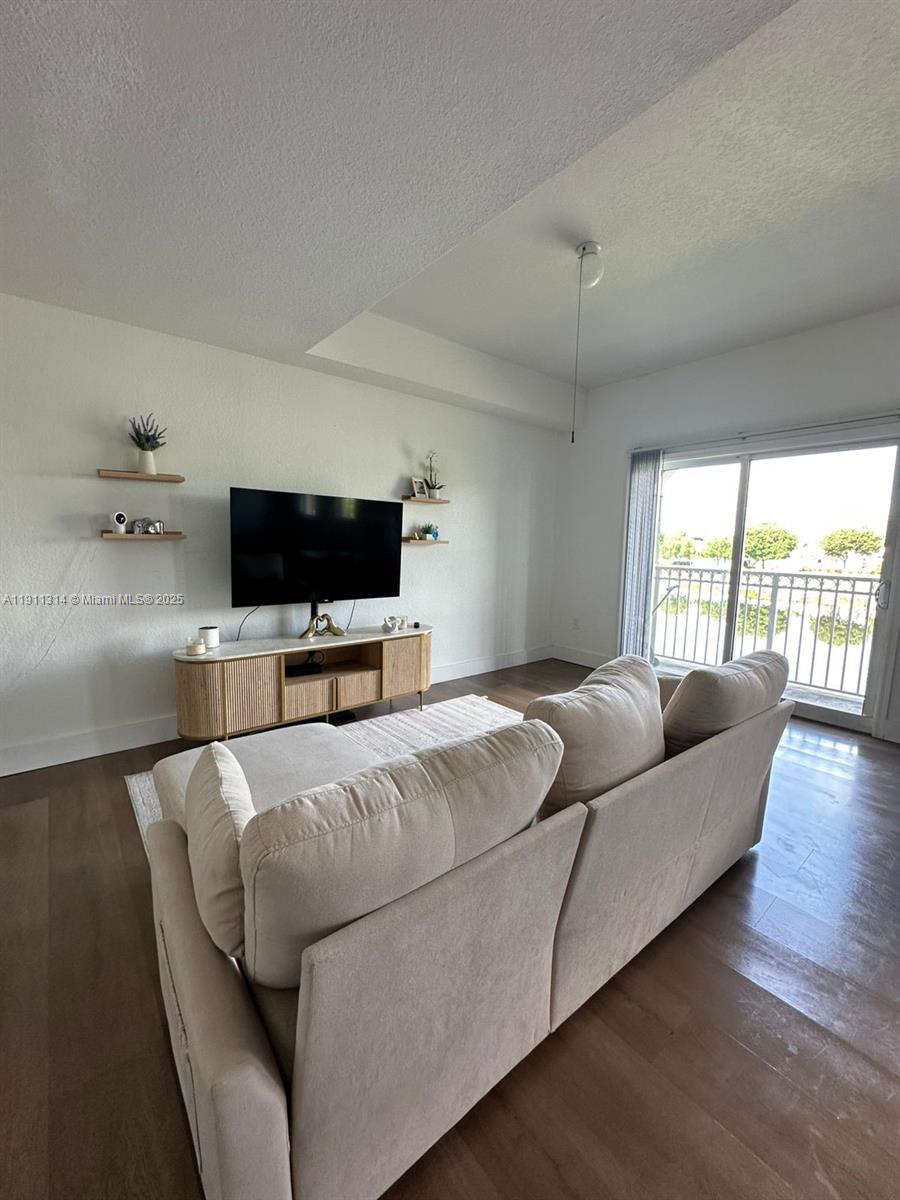 PROMENADE SHORES AT DORAL - Residential Lease