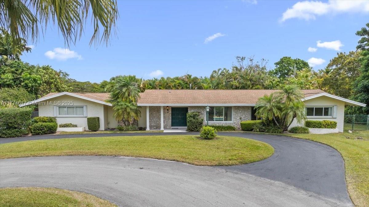 7125 Sw 119th St, Pinecrest, Miami-Dade County, Florida - 4 Bedrooms  
3 Bathrooms - 