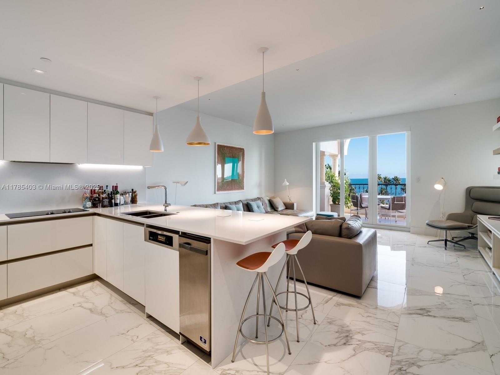 19152 Fisher Island Dr 19152