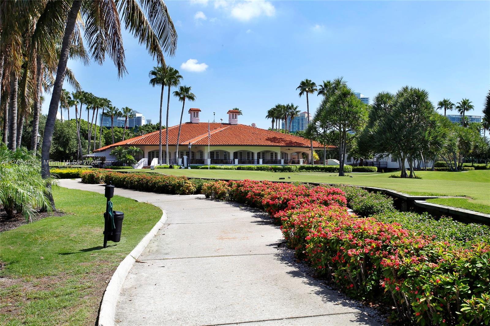 SEASIDE CONDO - Residential