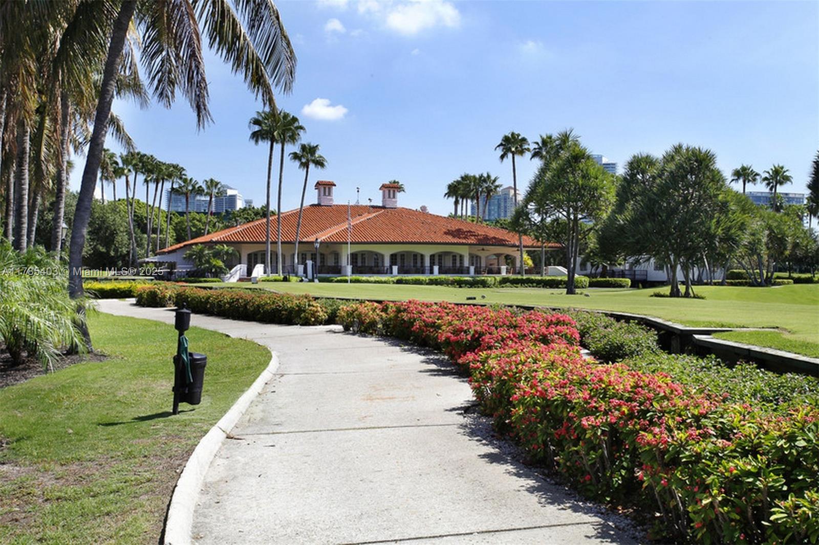 SEASIDE CONDO - Residential