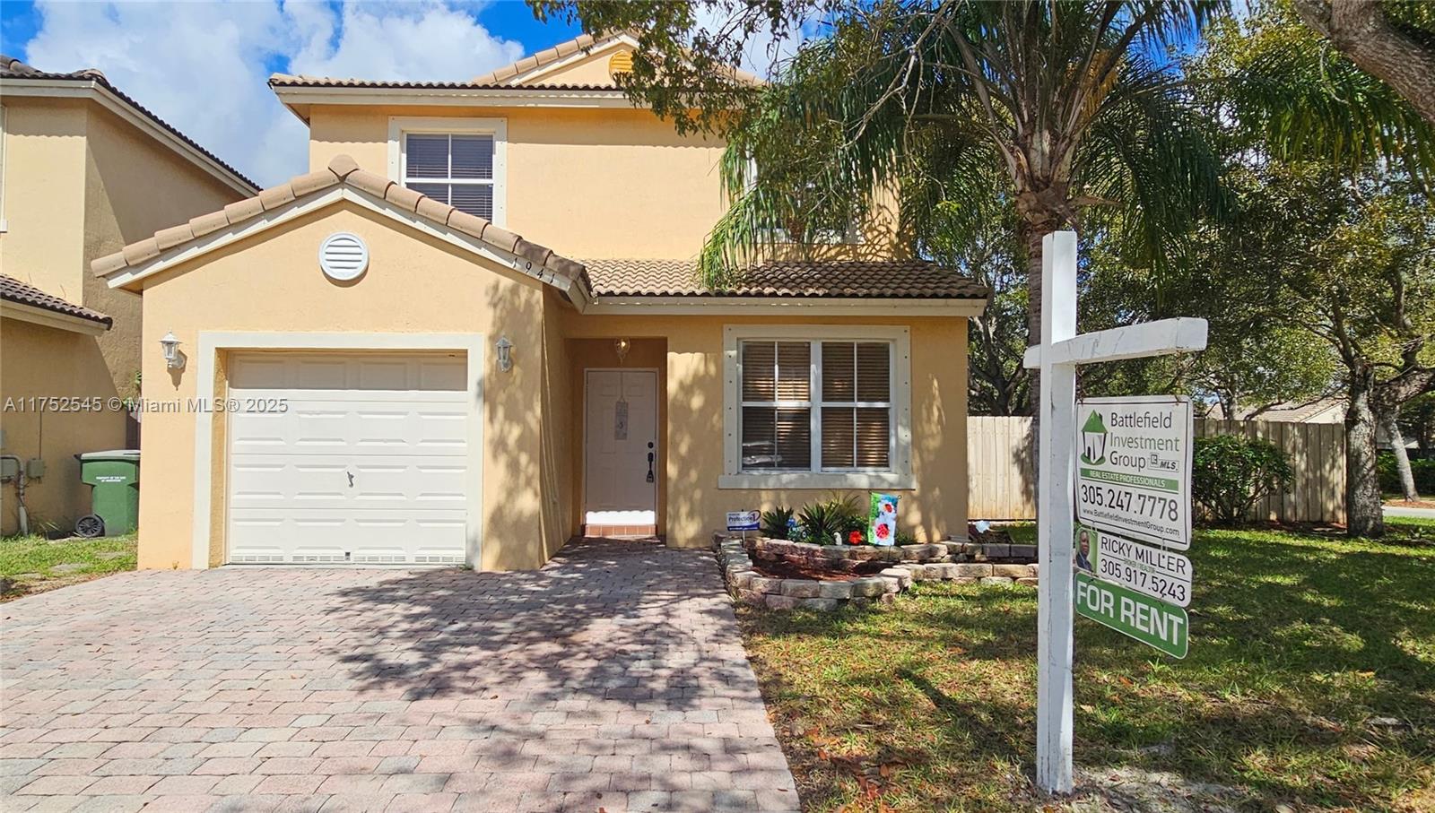 Rental Property at 1941 Se 14th St, Homestead, Miami-Dade County, Florida - Bedrooms: 3 
Bathrooms: 2  - $2,800 MO.