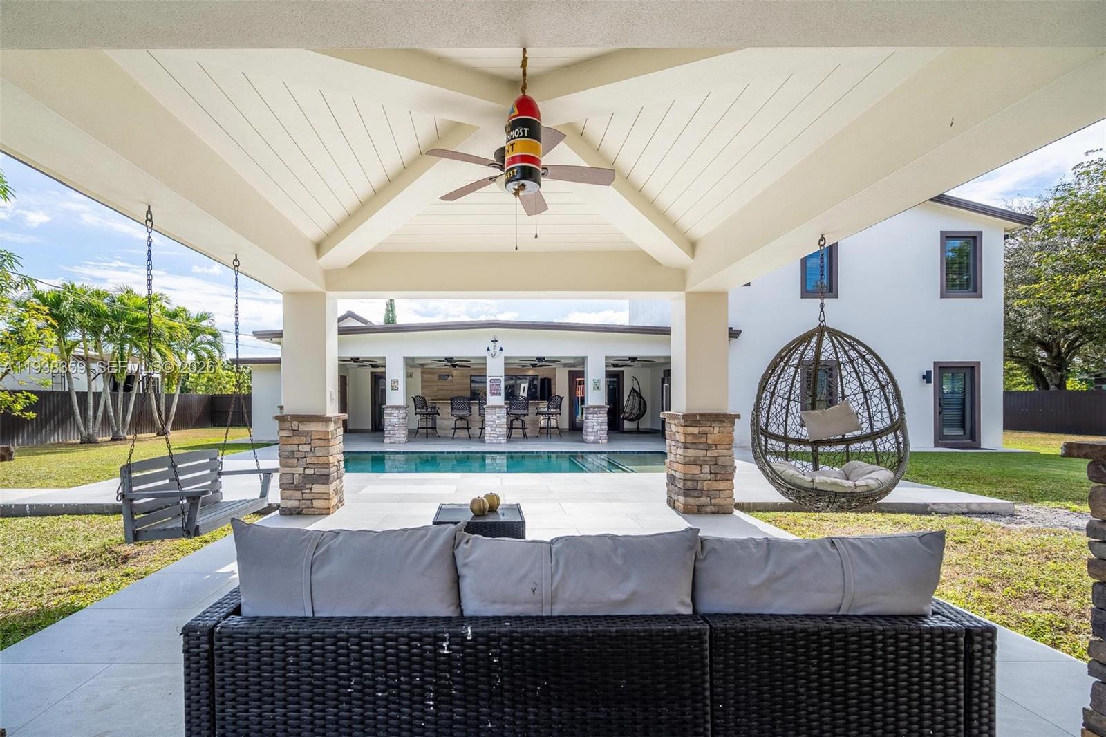 CLUB MANOR - Residential