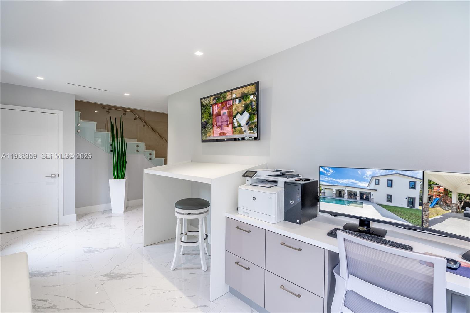 CLUB MANOR - Residential