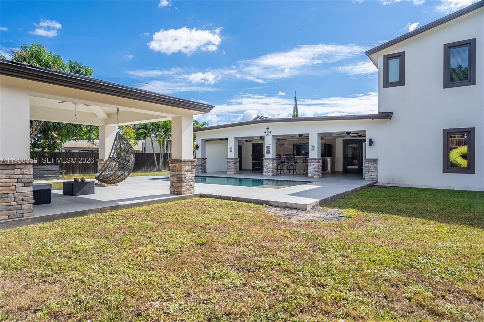 CLUB MANOR - Residential