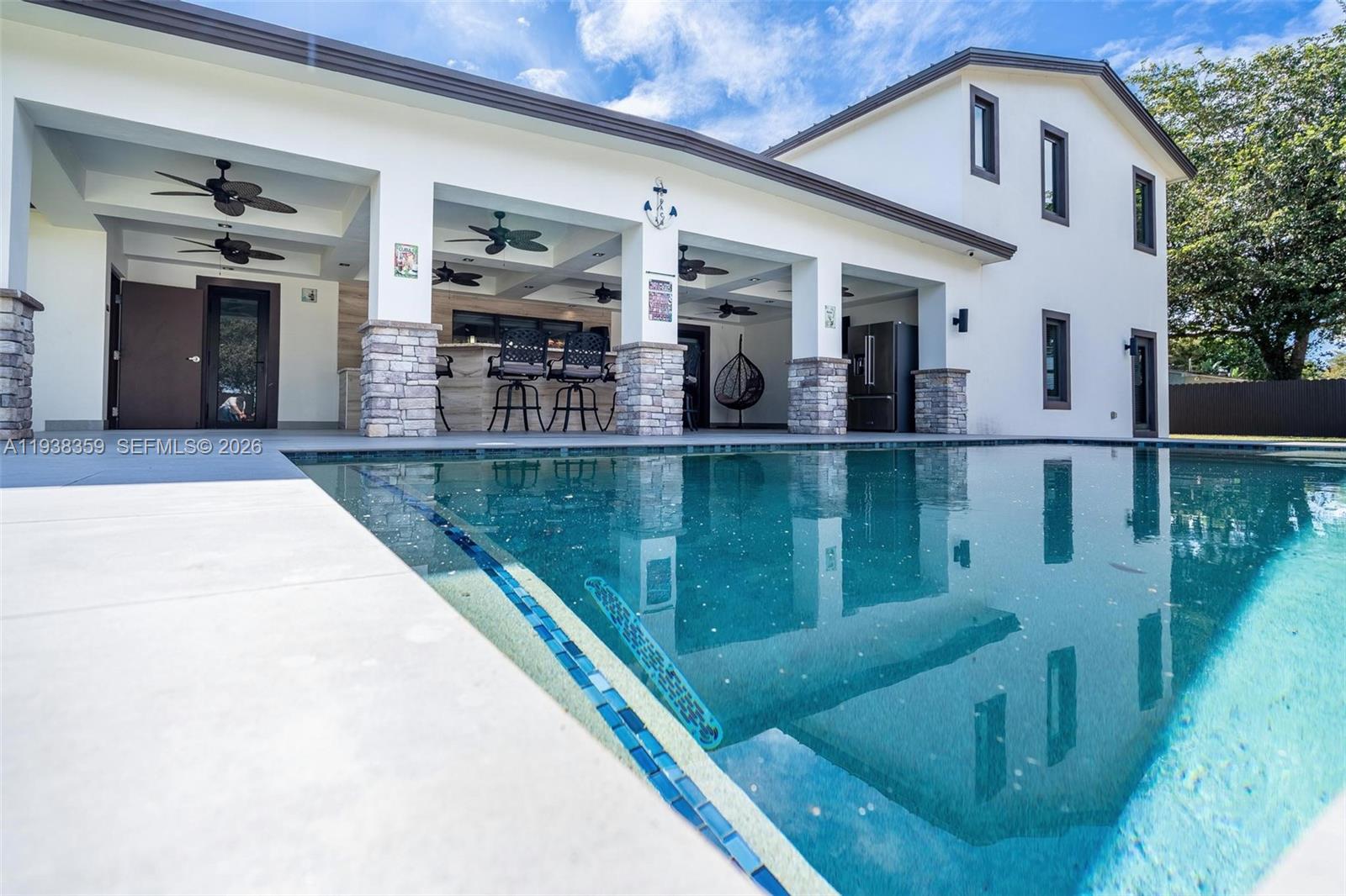 CLUB MANOR - Residential