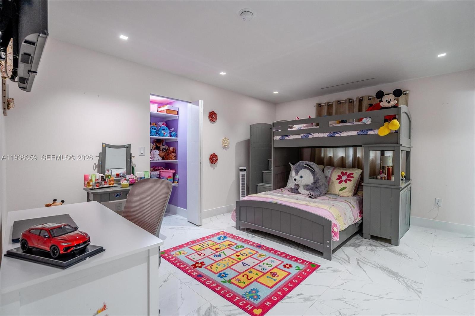 CLUB MANOR - Residential