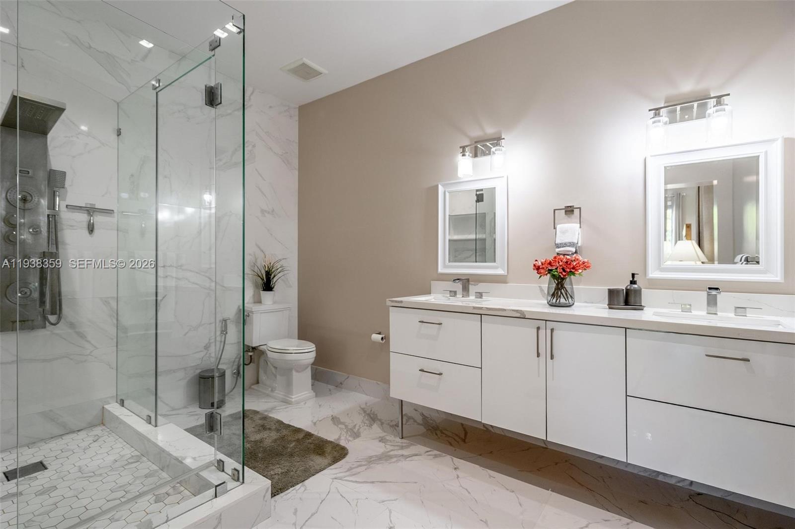 CLUB MANOR - Residential