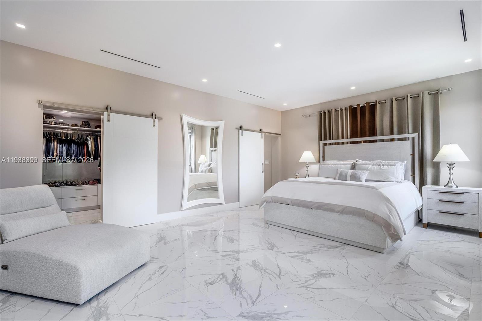 CLUB MANOR - Residential