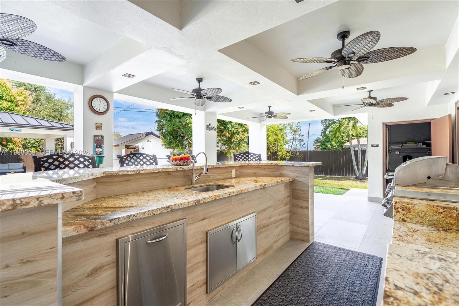 CLUB MANOR - Residential