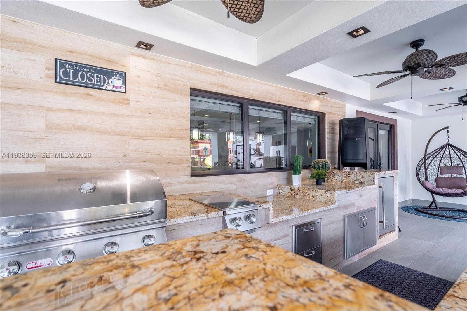 CLUB MANOR - Residential