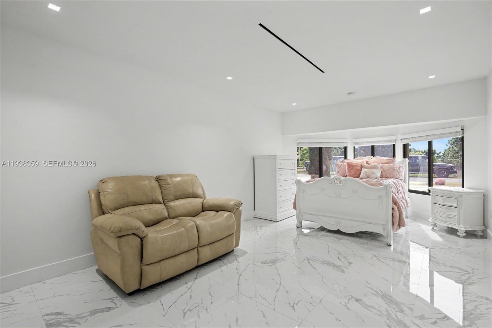 CLUB MANOR - Residential