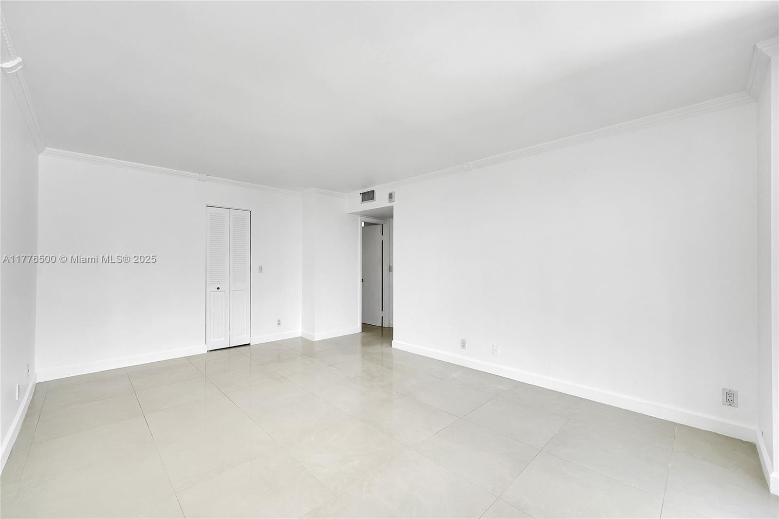 200 LESLIE CONDO - Residential