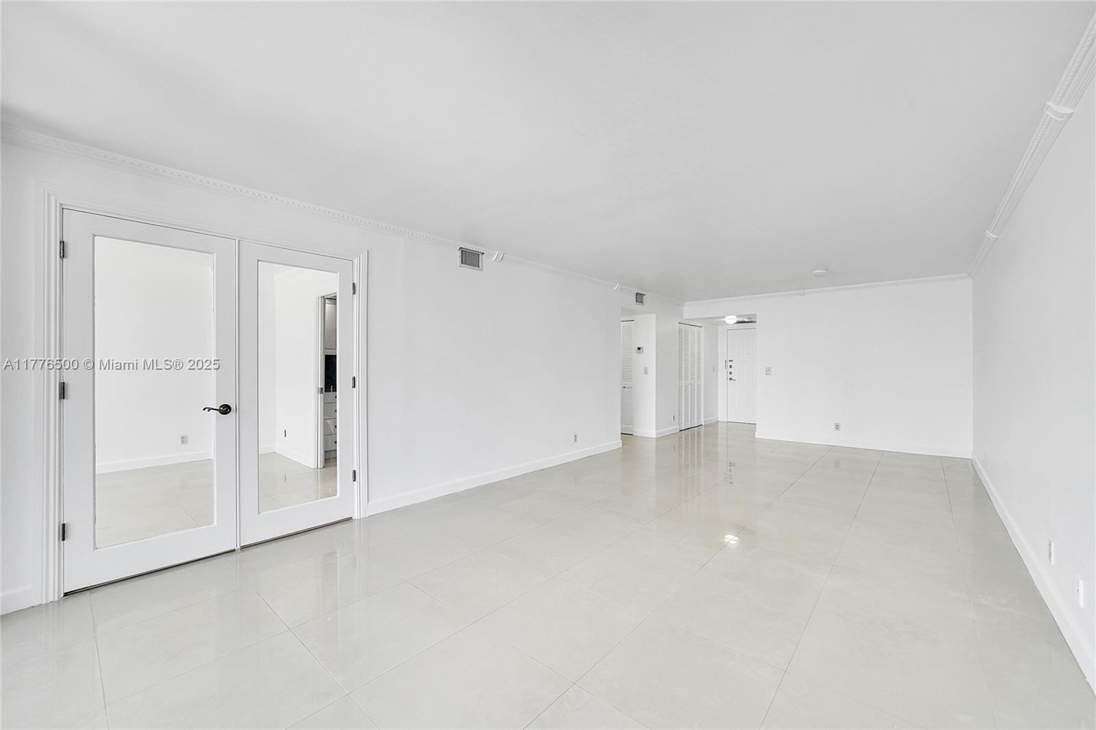 200 LESLIE CONDO - Residential