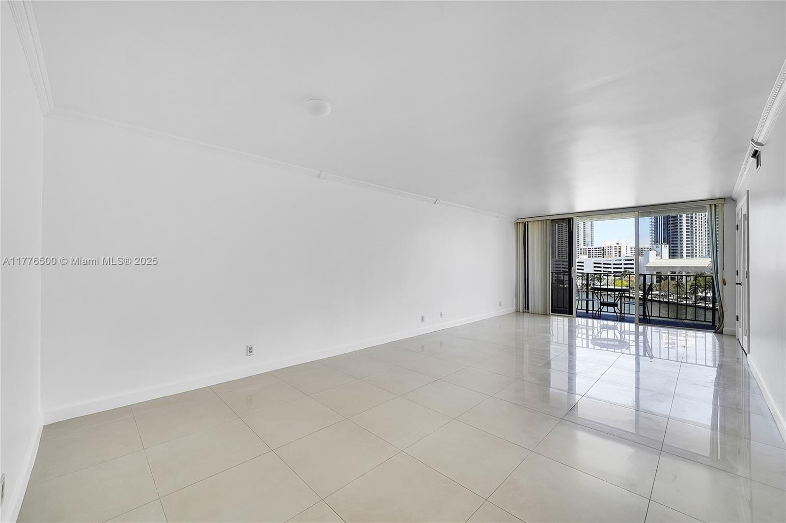 200 LESLIE CONDO - Residential