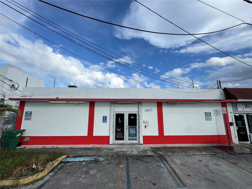 Prime retail/office space now available for lease on US-1 with unbeatable visibility. Offering 1,315 SF of versatile space suitable for most retail or office uses, this property features 50 feet of direct frontage along the busy corridor, ensuring maximum exposure. The space is turn-key, well-maintained, and ready for immediate occupancy. With strong traffic counts and excellent positioning, this opportunity will not last. Book your showing appointment today.