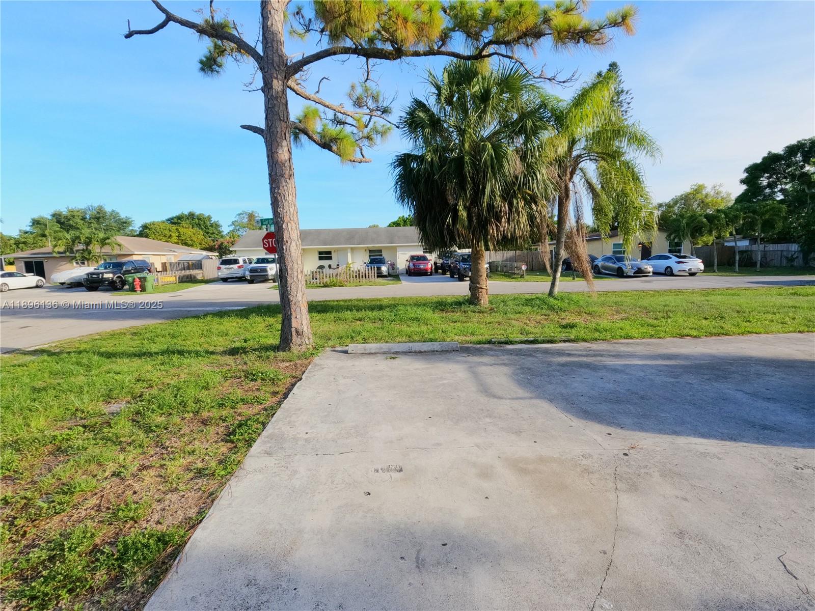 PALM SPRINGS - Residential Income
