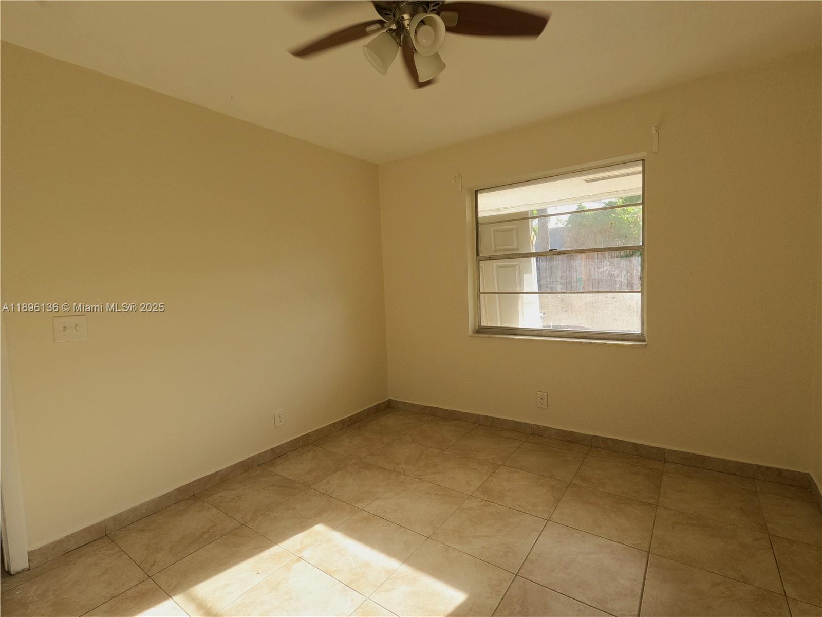 PALM SPRINGS - Residential Income