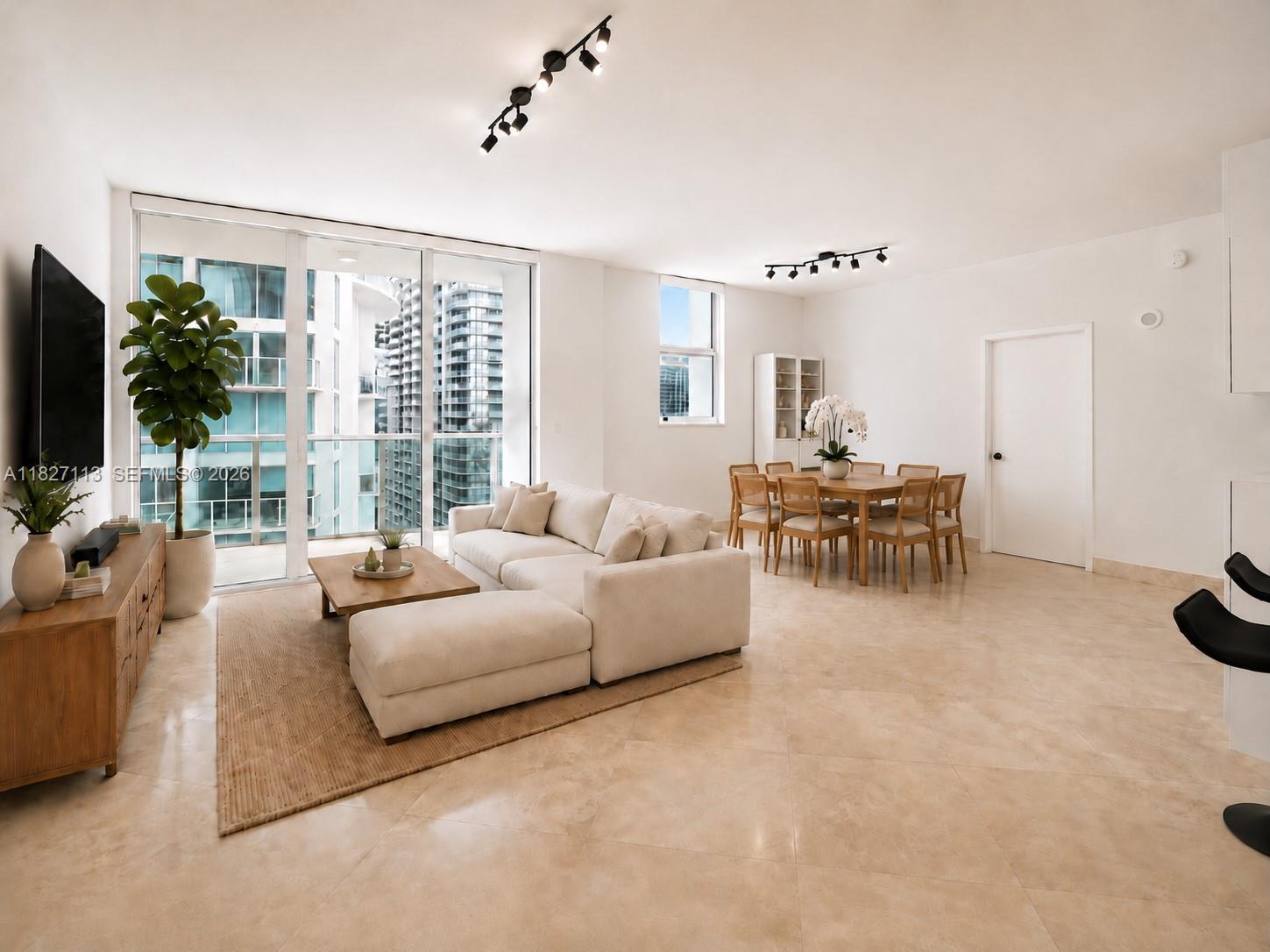 31 SE 5th St 4021