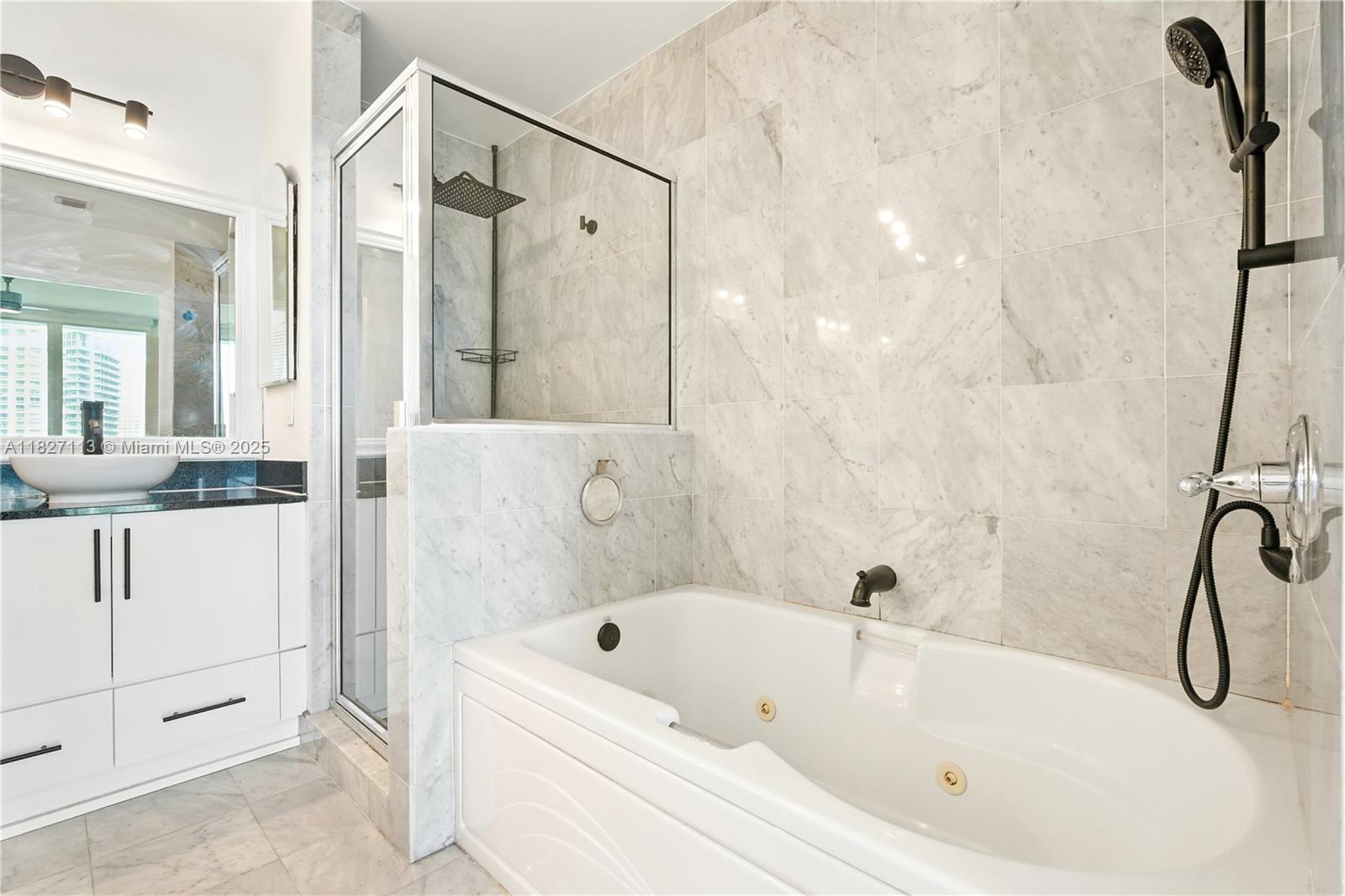 BRICKELL ON THE RIVER N T - Residential