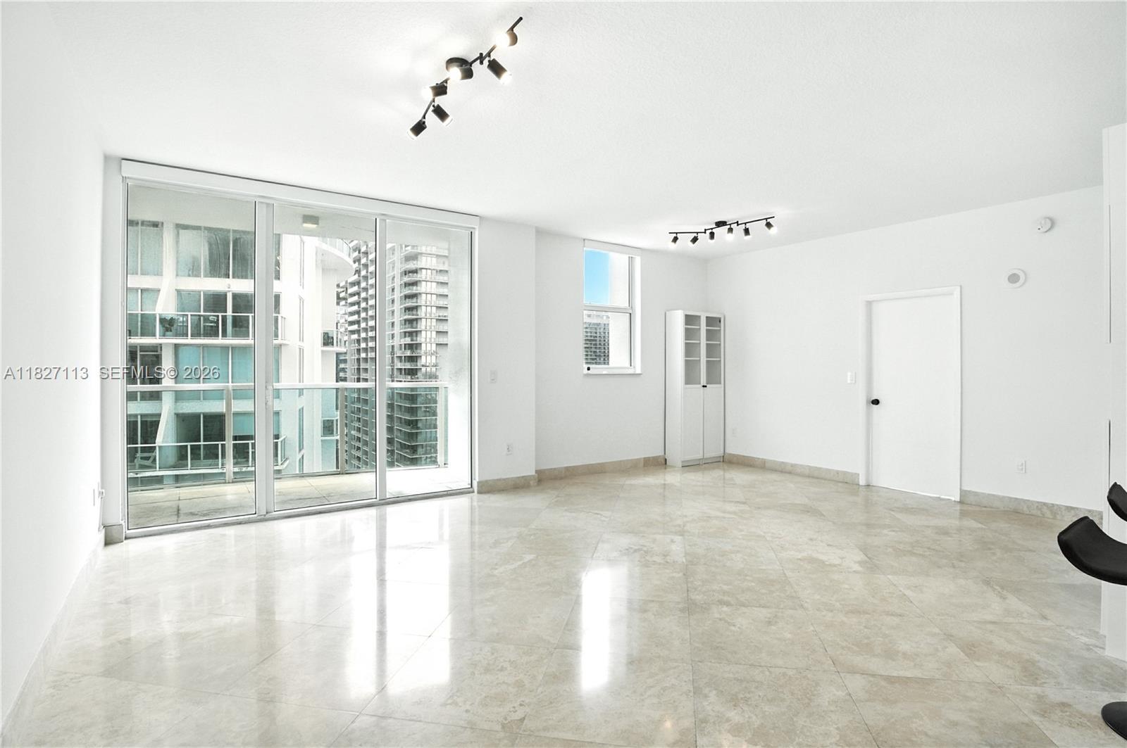 31 SE 5th St 4021