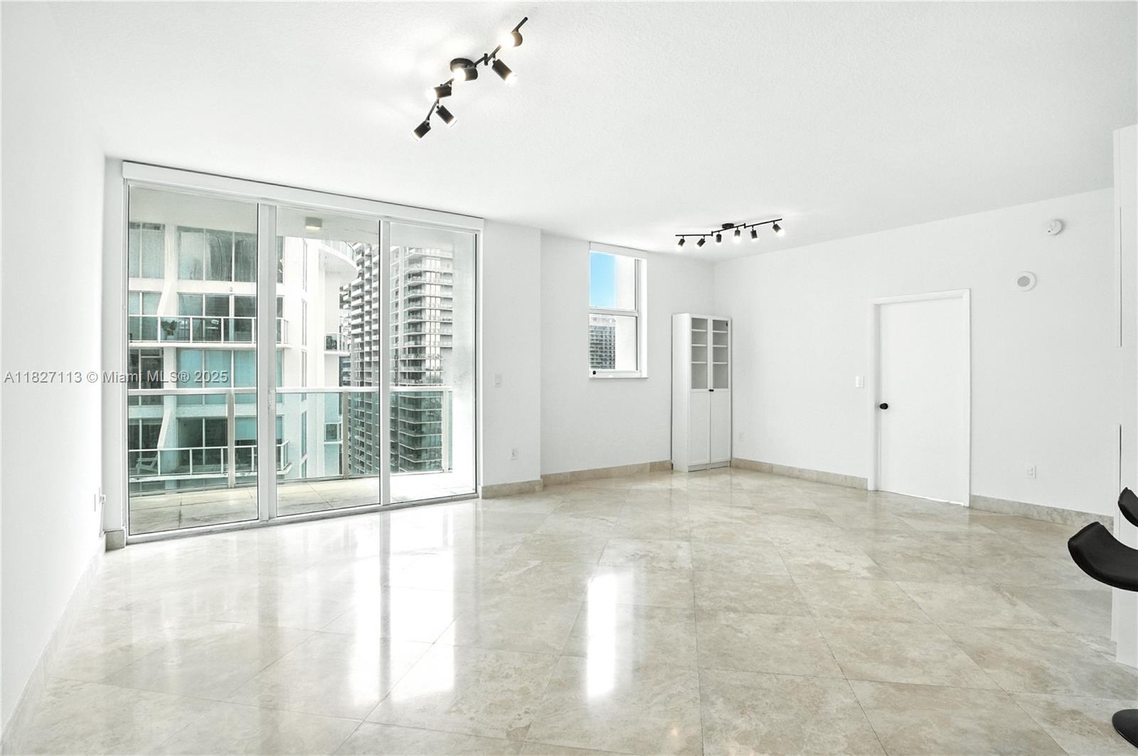 31 SE 5th St 4021