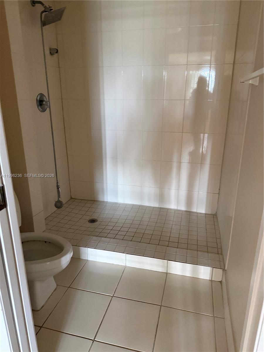 2260 SE 27th Dr 204-E