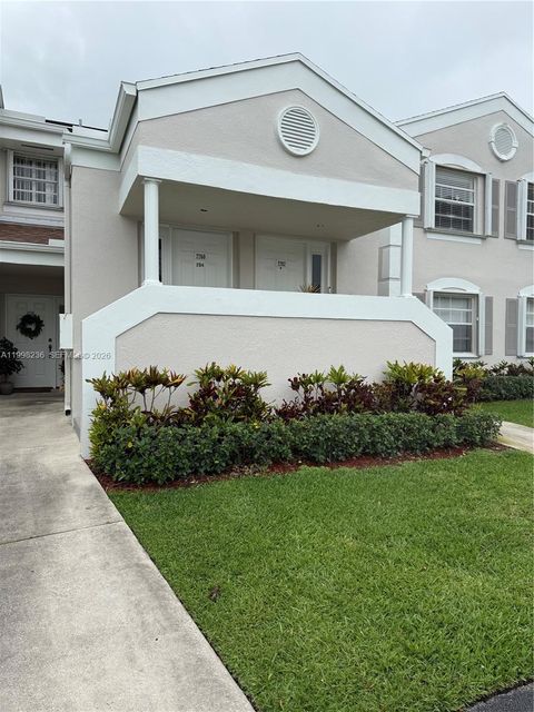 Photo of 2260 SE 27th Dr #204-E, Homestead, FL 33035 (MLS # A11998236)