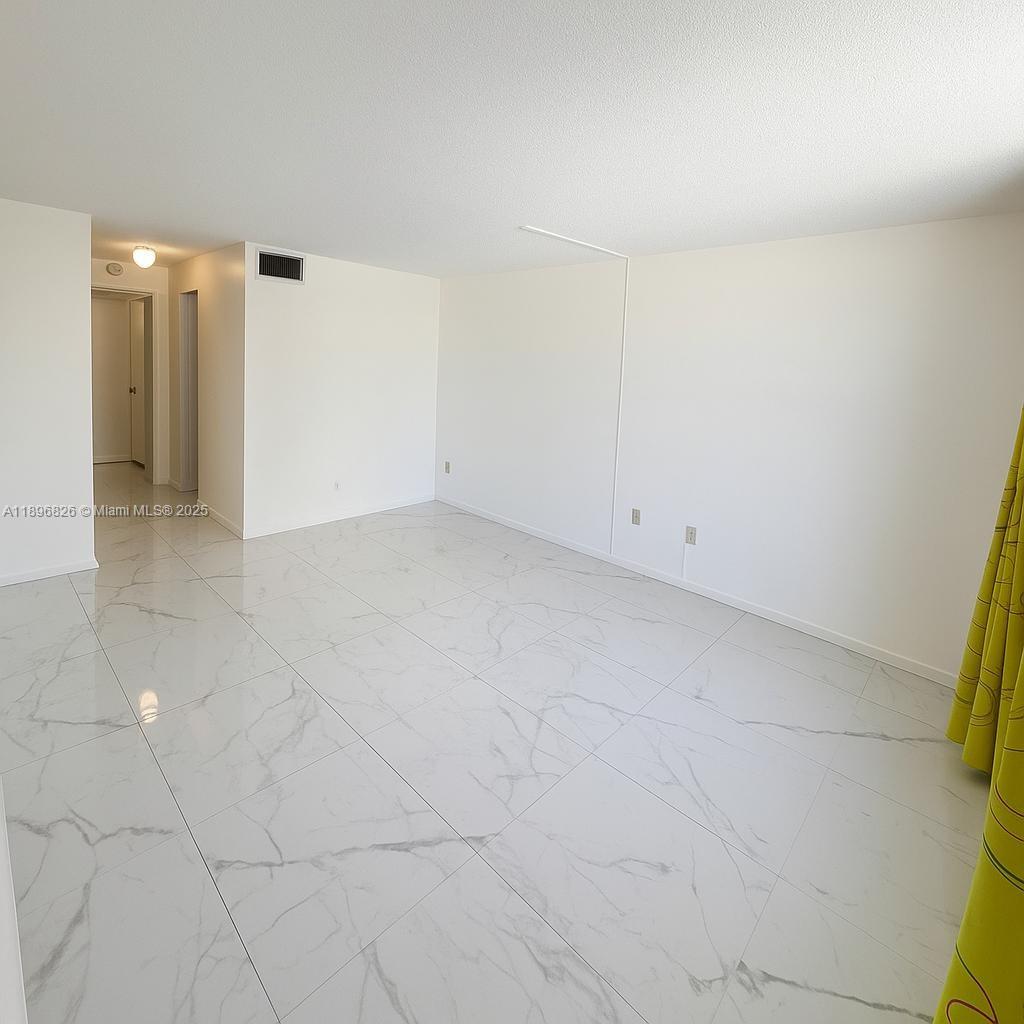 View photos, virtual tours, details... 1710 NE 191st St 307-3