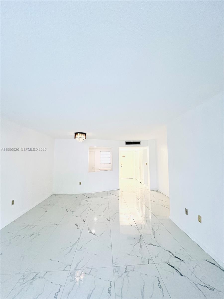 JADE WINDS GROUP BAMBOO G - Residential