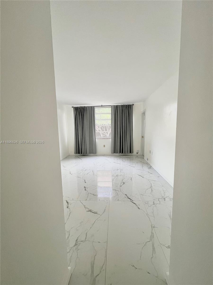 JADE WINDS GROUP BAMBOO G - Residential