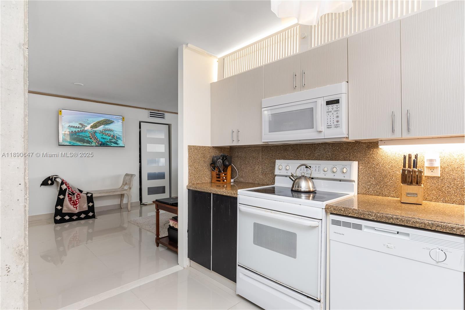 BRITANNIA AT QUADOMAIN CO - Residential Lease