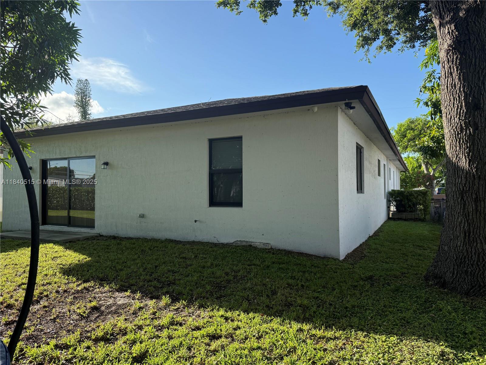 5140 SW 24th St 5140