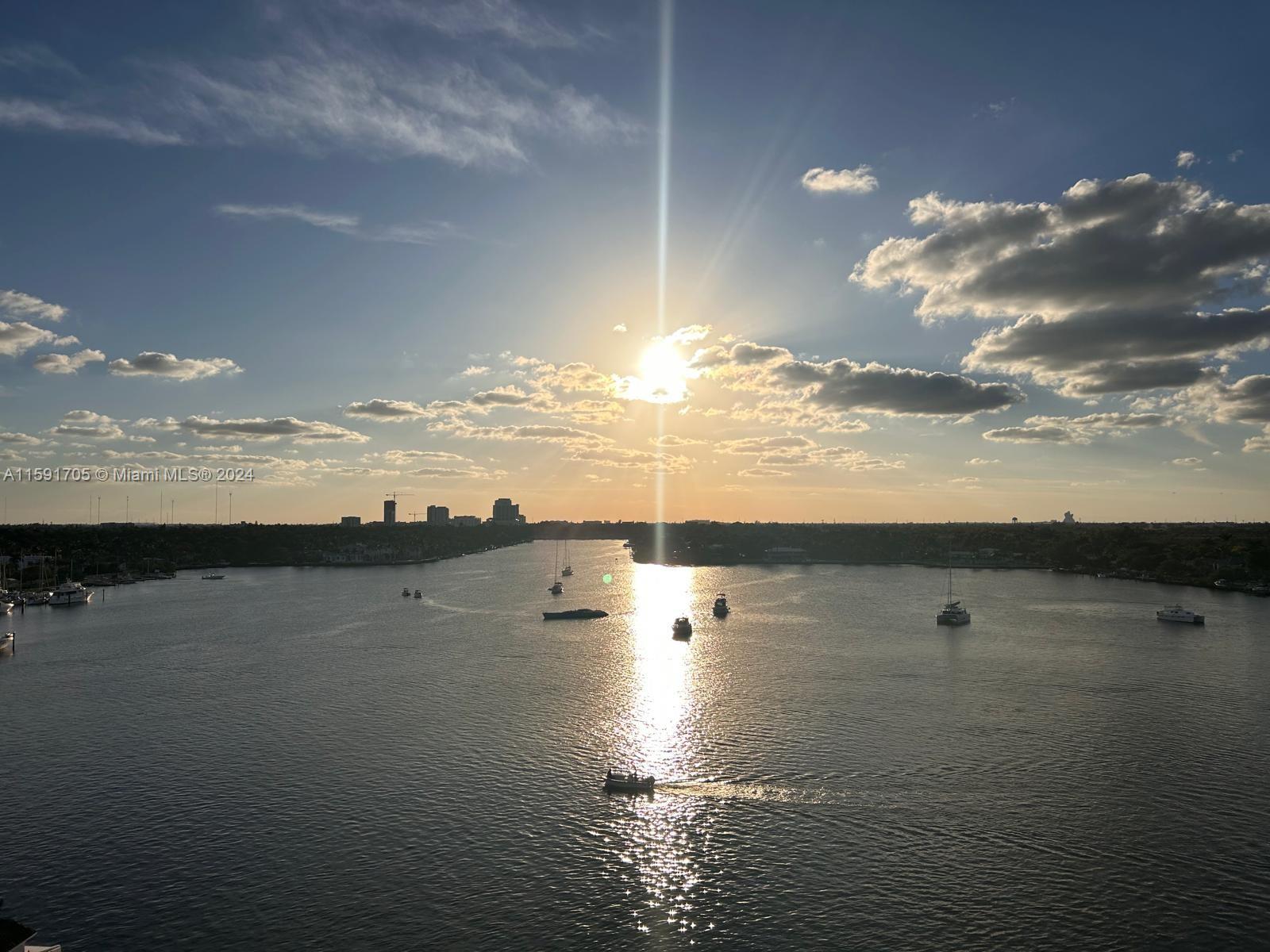 COSTA HOLLYWOOD CONDO - Residential