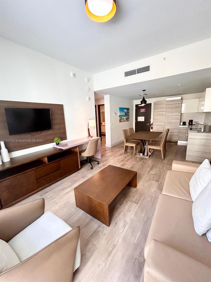 COSTA HOLLYWOOD CONDO - Residential