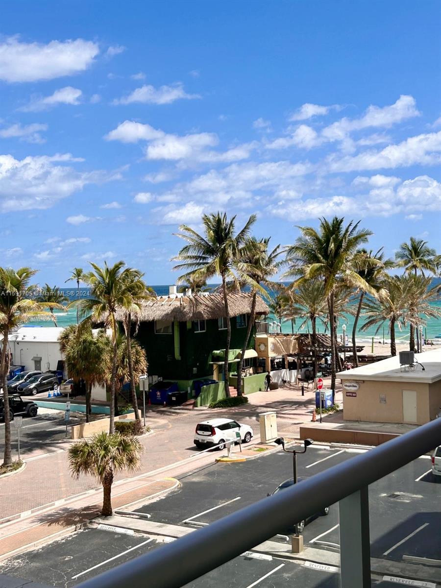 COSTA HOLLYWOOD CONDO - Residential