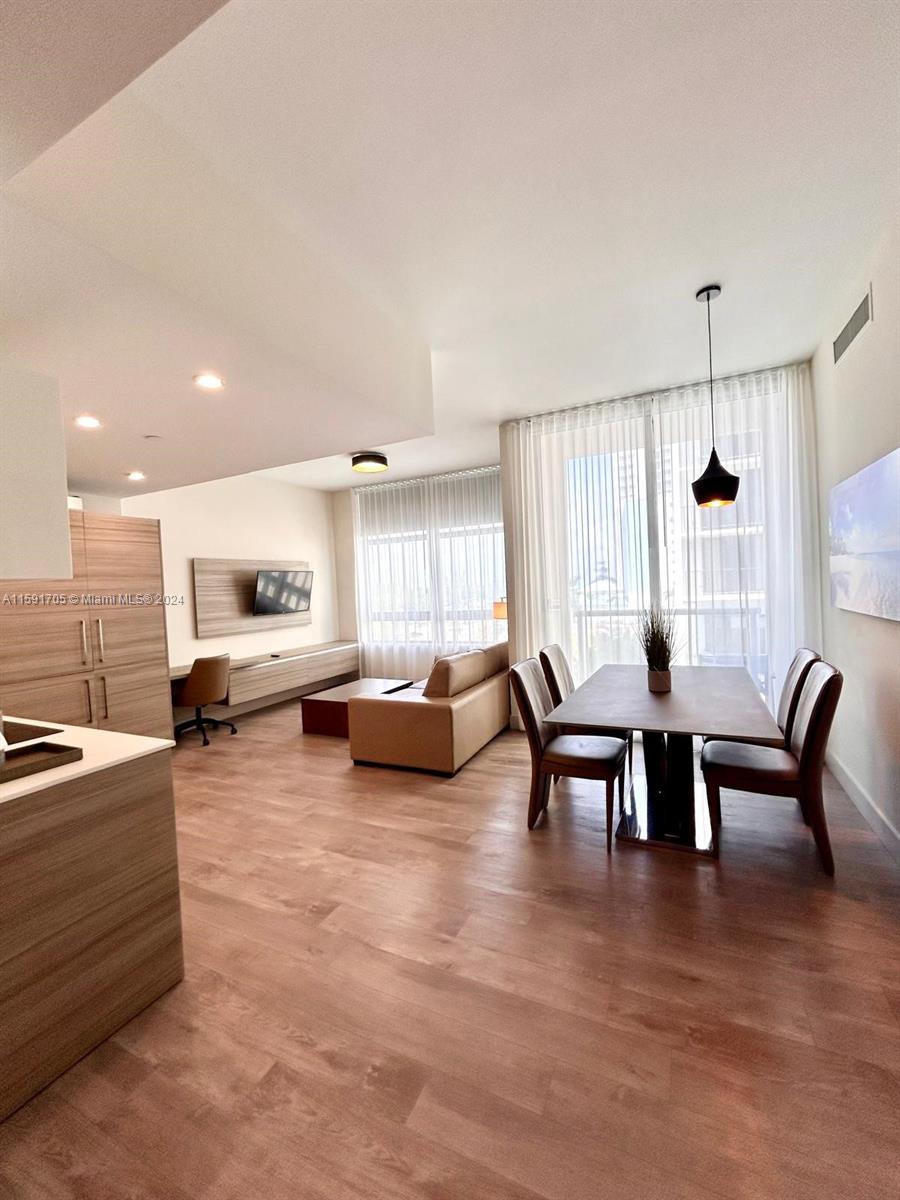 COSTA HOLLYWOOD CONDO - Residential