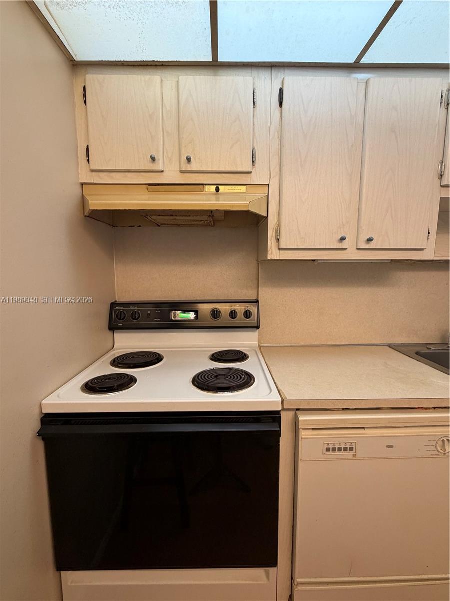 WOODSIDE APTS CONDO - Residential Lease