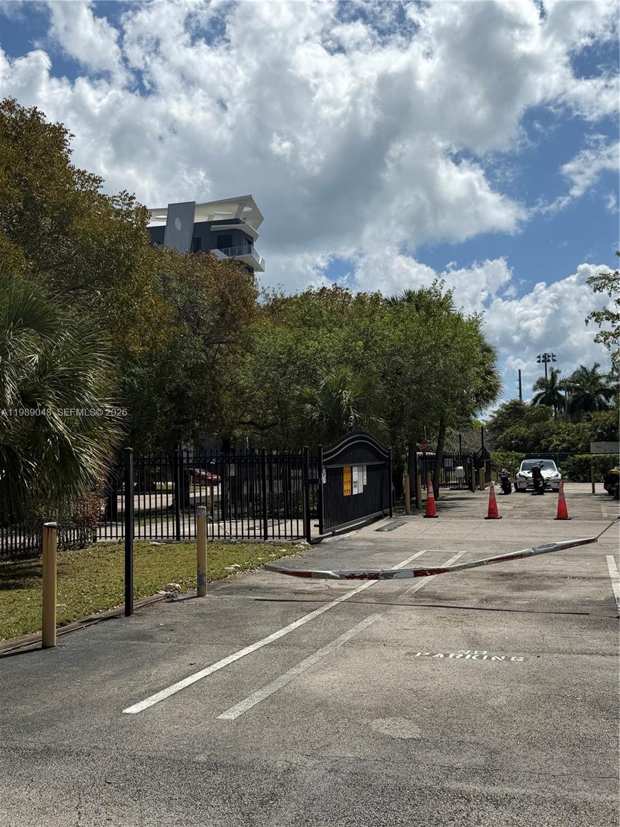 WOODSIDE APTS CONDO - Residential Lease