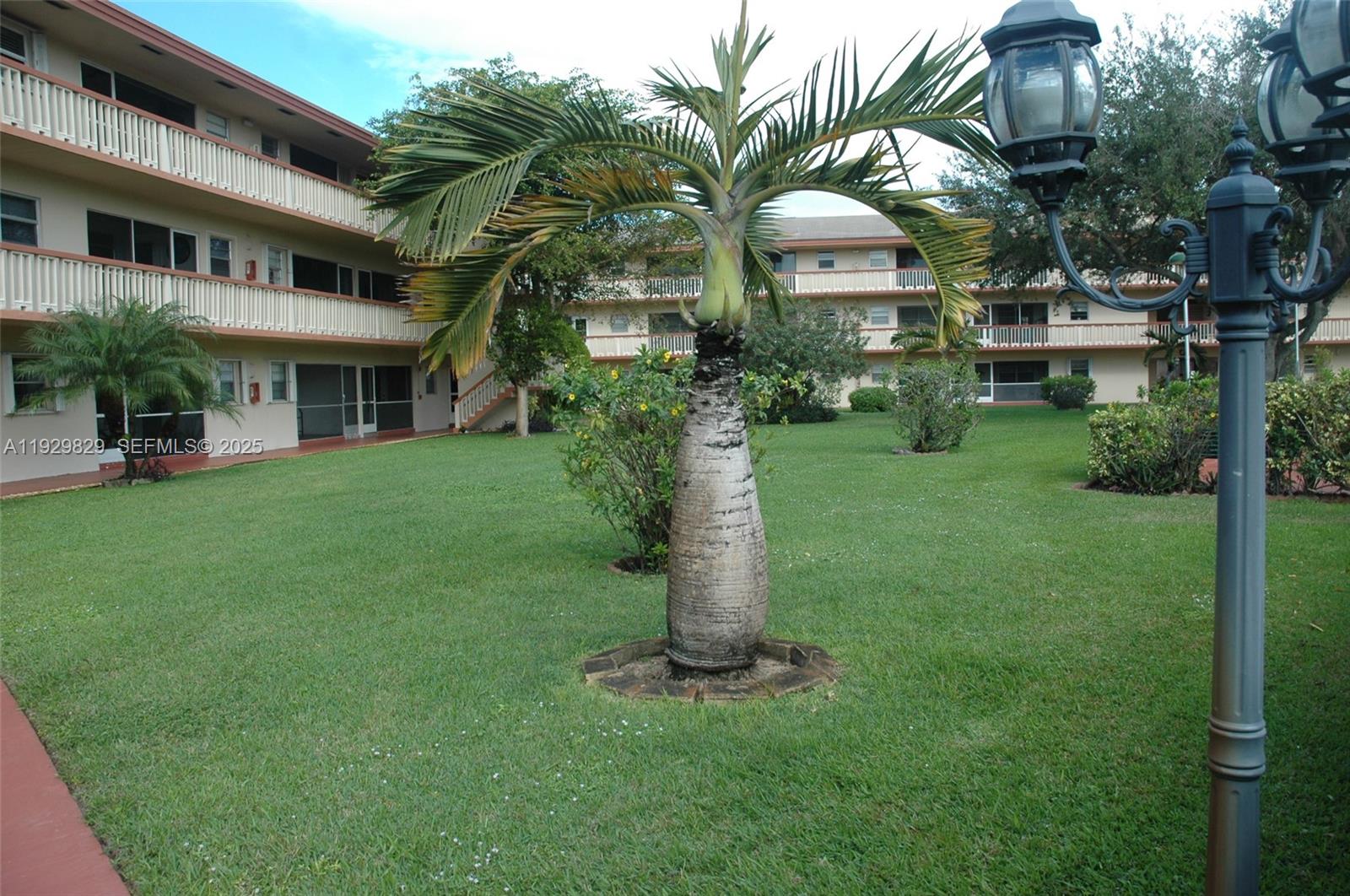 BEVERLY HILLS CONDO NUMBE - Residential