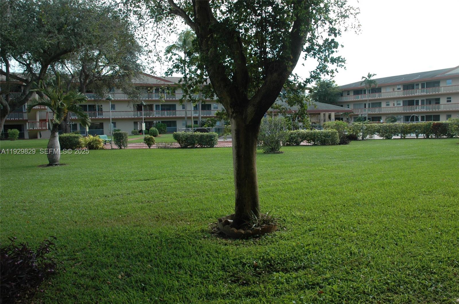 BEVERLY HILLS CONDO NUMBE - Residential