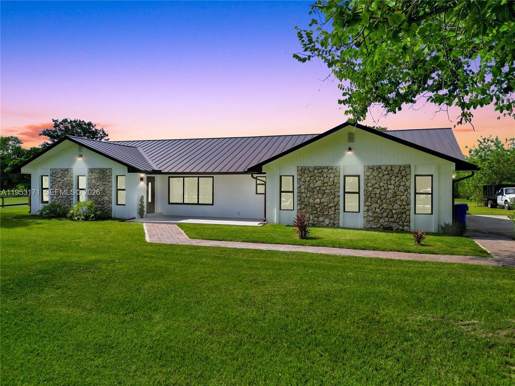 Photo of 17680 SW 54th St, Southwest Ranches, FL 33331 (MLS # A11953171)