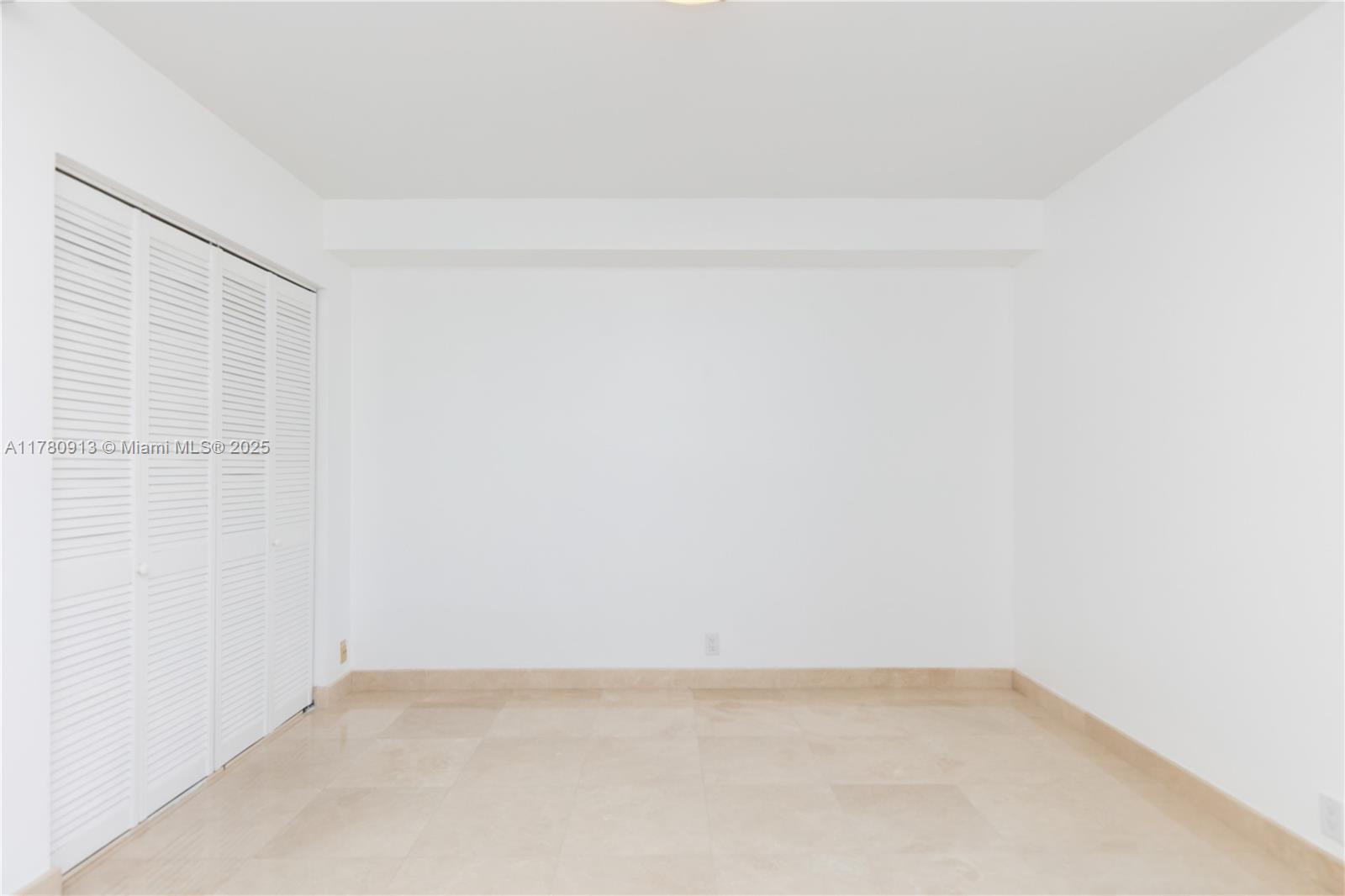MYSTIC POINTE TOWER 600 - Residential