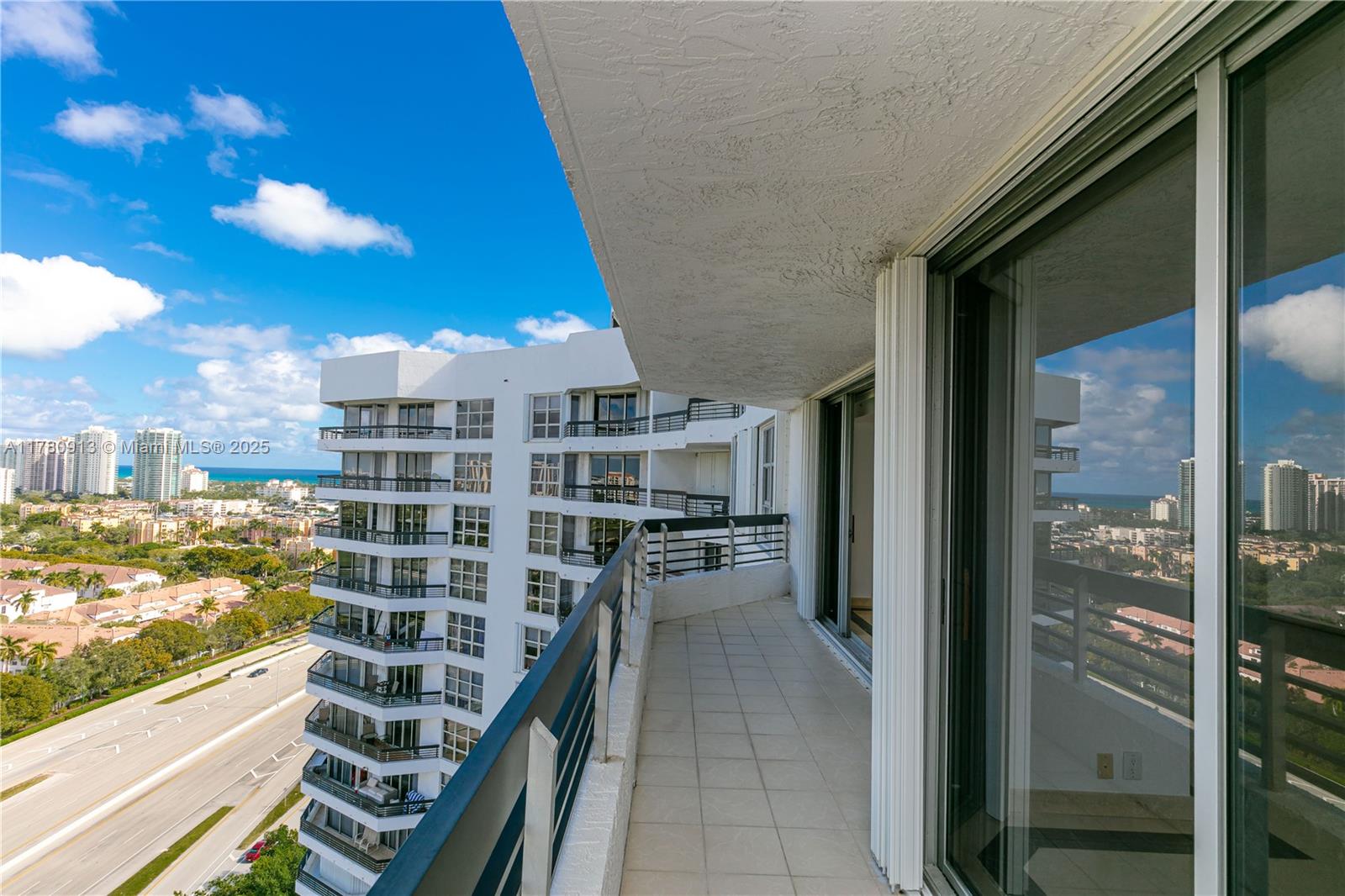 MYSTIC POINTE TOWER 600 - Residential