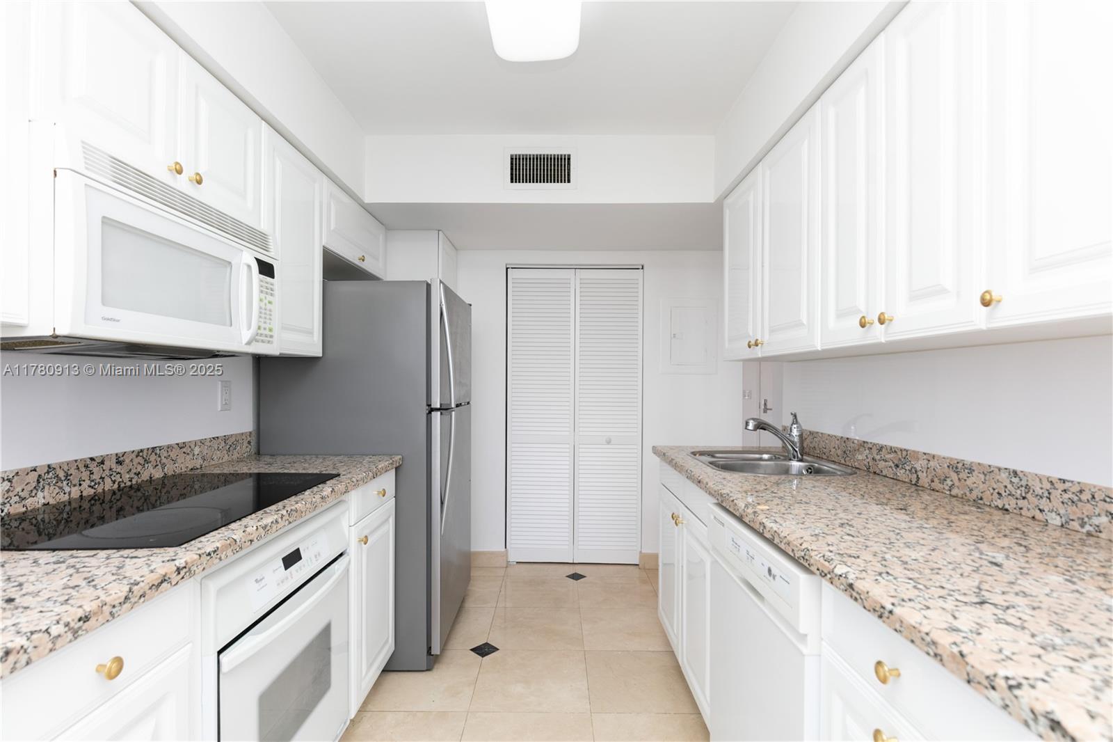 MYSTIC POINTE TOWER 600 - Residential